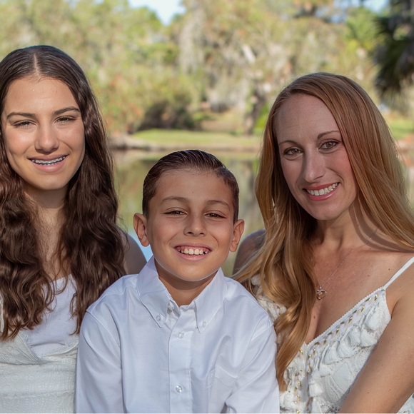 Meet your Posher, Vanessa - Picture 2 of 3